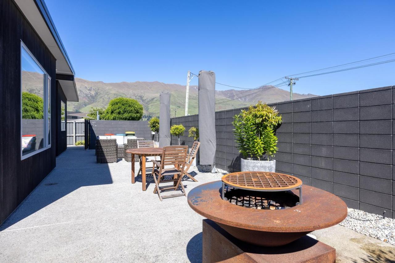 Prime Location On Warren St - 3 Bedroom Town House Wanaka Buitenkant foto